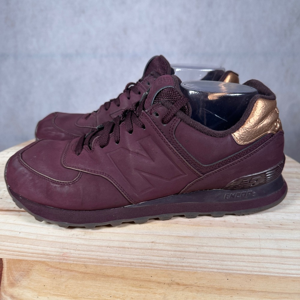 New Balance 574 Sneakers Womens 11 Burgundy Gold Good Condition Nubuck Leather - Picture 9 of 16
